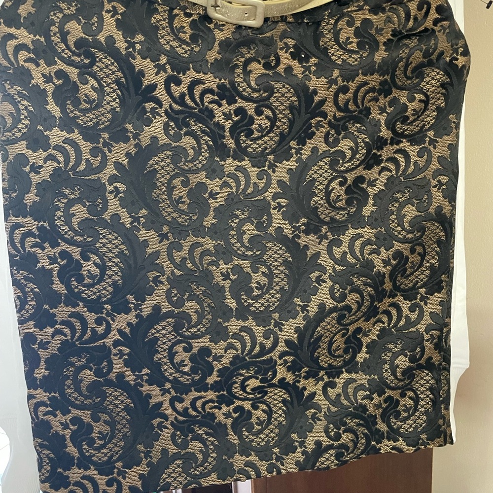 Elegant Black and Gold Brocade Skirt